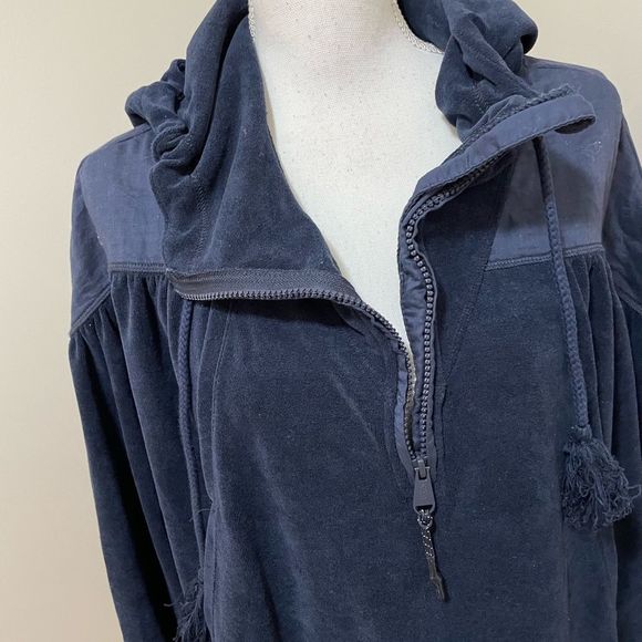 NWOT  Free People Movement Sweatshirt size M - Picture 7 of 9